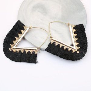 2/$25❣️Black Intricate Gold Fringe Earrings